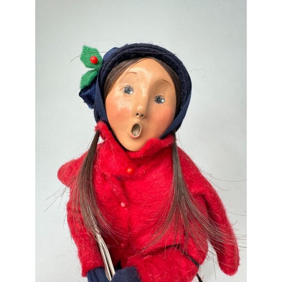 Byers' Choice 1995 Salvation Army Caroler Girl with War Cries Newspapers Bright - Picture 10 of 16